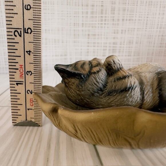 Global Art Harvey Knox Kingdom Cat Sleeping in Leaf E172A85 Japan 1983 VTG - Picture 14 of 15